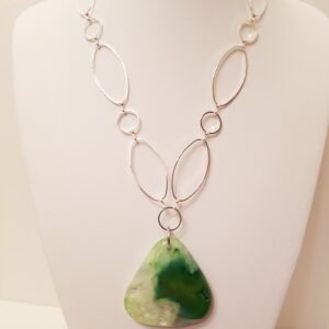 Silver plated metal chain with Apple Green Agate pendant 26" necklace