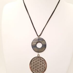 Mother of pearl shell with mesh metal di